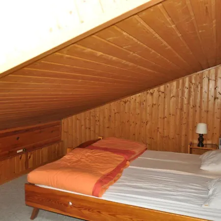 Bel Pres Des Telesieges Avec Balcon Et Wifi A - Fr-1-693-49 Apartment *